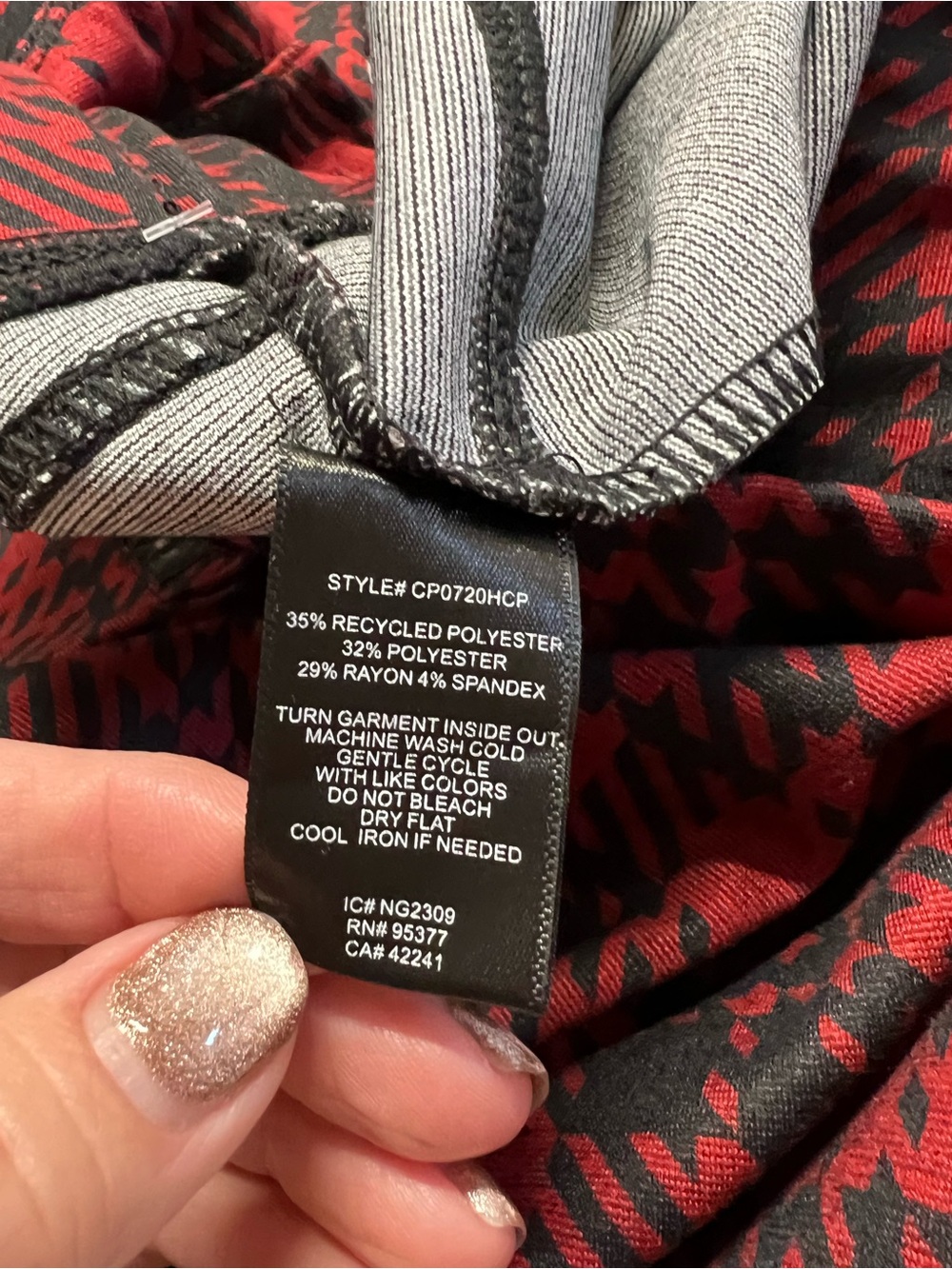🆕 NWT Sanctuary Red & Black Plaid Pull-On Pants | Size Medium - Picture 7 of 7